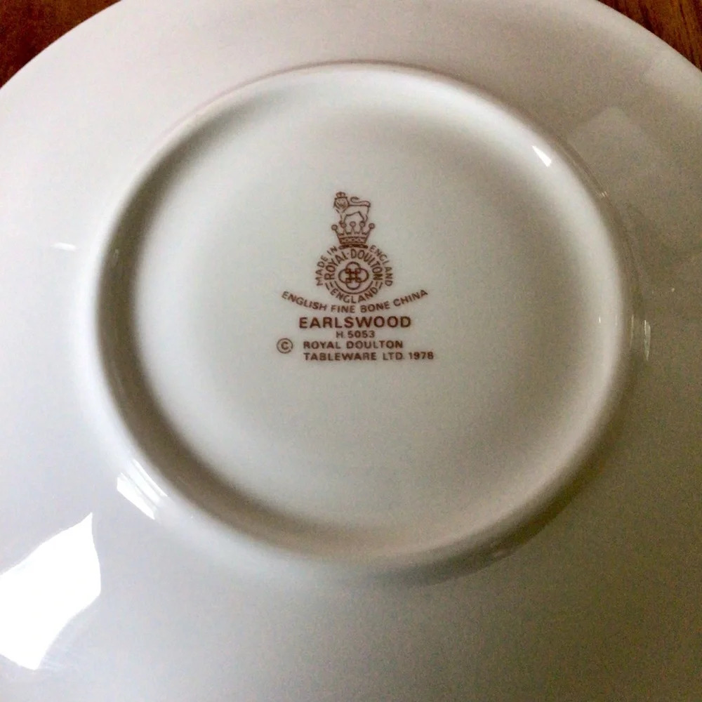 Vintage Royal Doulton Earlswood H. 5053 Cup and Saucer Set - 1978 - Picture 7 of 8
